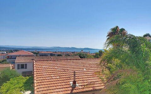 Le Moulin: Mobilia, Interior Design, Appartamento, Pavimento, Pavimentazione, Tavolo, Sedia, Soggiorno, Camera, Casa