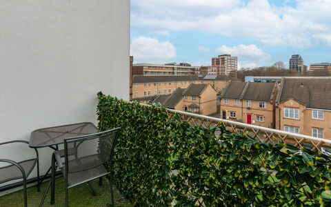 Hoxton 310: Mobilia, Interior Design, Appartamento, Pavimento, Pavimentazione, Tavolo, Sedia, Soggiorno, Camera, Casa