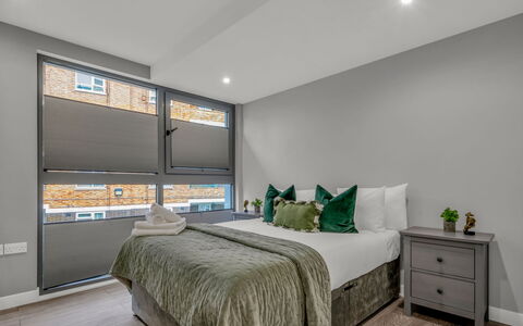 Hoxton 310: Interior Design, Pavimentazione, Soffitto, Pavimento, Mobilia, Letto, Camera, Lenzuolo, Bedding, Camera Da Letto