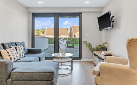Hoxton 310: Interior Design, Mobilia, Pavimentazione, Divano, Legna, Pavimento, Soggiorno, Soffitto, Casa, Camera