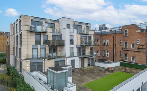 Hoxton 310: Mobilia, Interior Design, Appartamento, Pavimento, Pavimentazione, Tavolo, Sedia, Soggiorno, Camera, Casa