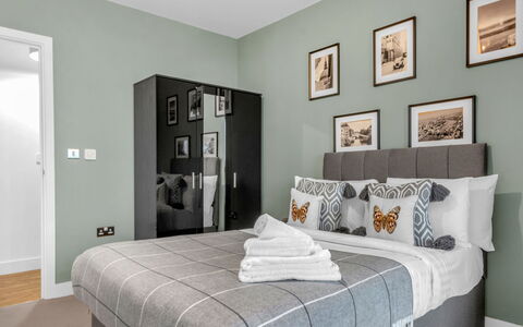 Wickside Apartment: Mobilia, Interior Design, Appartamento, Pavimento, Pavimentazione, Tavolo, Sedia, Soggiorno, Camera, Casa