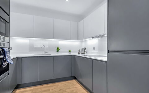 Wickside Apartment: Mobilia, Interior Design, Appartamento, Pavimento, Pavimentazione, Tavolo, Sedia, Soggiorno, Camera, Casa