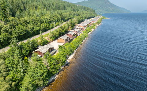 Cìela Lodge on Loch Ness: Paesaggio, Casa, Costiera E Morfologie Oceanic, Villetta, Costa, Lago, Riva, Hill Station, Canale, Suono