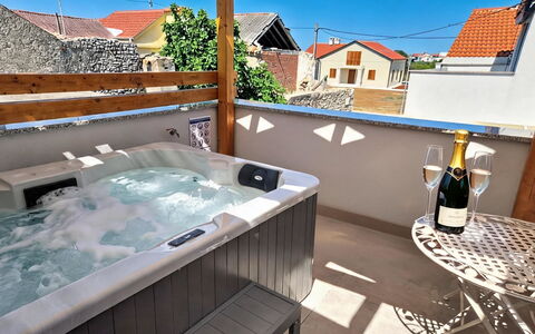 Blazov Dvor: Mobilia, Interior Design, Appartamento, Pavimento, Pavimentazione, Tavolo, Sedia, Soggiorno, Camera, Casa