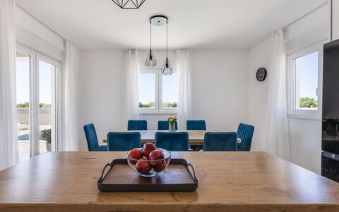 Vila Nik: Mobilia, Interior Design, Appartamento, Pavimento, Pavimentazione, Tavolo, Sedia, Soggiorno, Camera, Casa