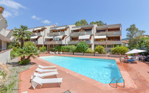 Azzurra: Mobilia, Interior Design, Appartamento, Pavimento, Pavimentazione, Tavolo, Sedia, Soggiorno, Camera, Casa