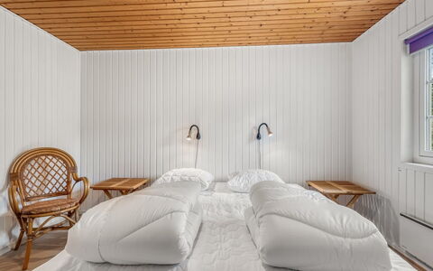 Aiske - 700M from the Sea: Camera Da Letto, Interior Design, Legna, Letto, Mobilia, Pavimento, Pavimentazione, Soffitto, Lenzuolo, Bedding
