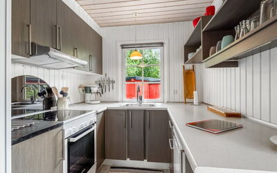 Aiske - 700M from the Sea