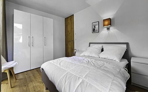 Weidach 10 Top 6: Mobilia, Letto, Camera Da Letto, Interior Design, Parete, Bedding, Lenzuolo, Legna, Pavimentazione, Pavimento