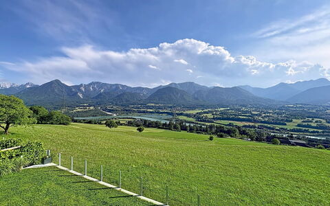 Karawanken Panorama: Cielo, Verde, Geografia Montane, Collina, Paesaggio Naturale, Montagna, Plain, Pascolo, Nube, Highland