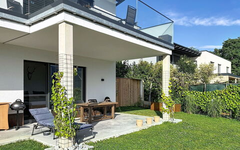 Karawanken Panorama: Zona Residenziale, Casa, Casa, Lotto, Portico, Balcone, Shade, Estate, Giardino
