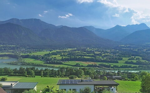 Karawanken Panorama: Cielo, Geografia Montane, Montagna, Verde, Collina, Paesaggio Naturale, Highland, Paesaggio, Catena Montuosa