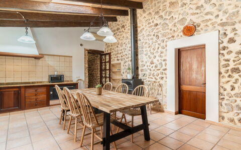 Can Toni: Parete, Legna, Mobilia, Interior Design, Pavimentazione, Soffitto, Pavimento, Camera, Cucina, Cucina & Sala Da Pranzo Tavolo
