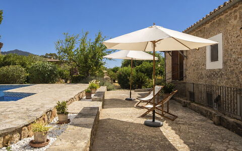 Can Toni: Vaso Di Fiori, Flagstone, Mobili Da Esterno, Shade, Pianta Della Casa, Giardino, Landscaping, Calcestruzzo, Tavolo Esterno, Cortile
