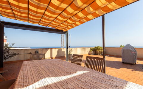 Faro Grande Salou: Shade, Tenda, Struttura Esterna, Color Legno, Eco Hotel, Mobili Da Esterno, Pergola, Baldacchino, Design, Balcone