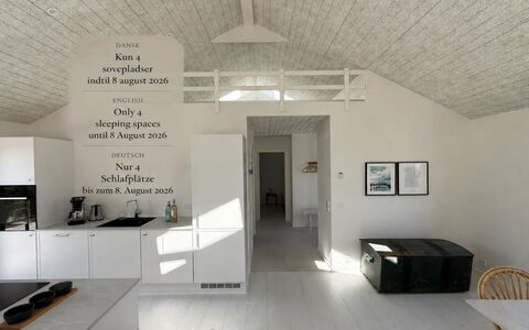 Selvi - 500M from the Sea: Parete, Pavimentazione, Interior Design, Soffitto, Legna, Pavimento, Mobilia, Casa, Lampada, Camera
