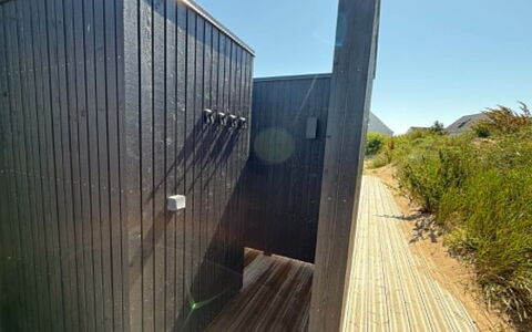 Selvi - 500M from the Sea: Legna, Plank, Latifoglie, Materiale Composito, Color Legno, Pavimento In Legno, Compensato, Deck, Boardwalk, Legname