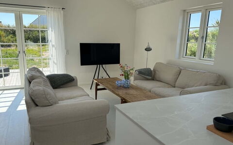 Selvi - 500M from the Sea: Mobilia, Divano, Pavimentazione, Legna, Pavimento, Interior Design, Soggiorno, Camera, Casa