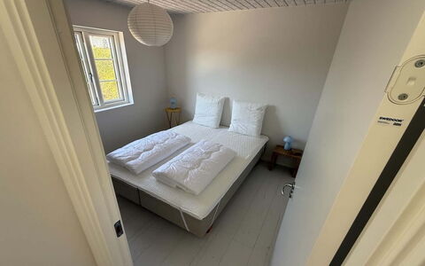 Selvi - 500M from the Sea: Parete, Pavimento, Legna, Pavimentazione, Camera Da Letto, Interior Design, Letto, Mobilia, Bedding, Camera