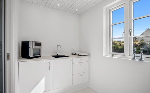 Selvi - 500M from the Sea: Parete, Soffitto, Interior Design, Pavimentazione, Pavimento, Camera, Lampada, Cabinetry, Idraulico Fixture, Cucina