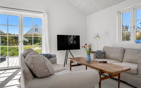 Selvi - 500M from the Sea: Divano, Mobilia, Pavimentazione, Interior Design, Soggiorno, Pavimento, Soffitto, Camera, Casa