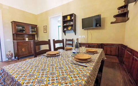 Il Giardino di Lara: Interior Design, Pavimentazione, Legna, Pavimento, Mobilia, Camera, Soffitto, Color Legno, Sala Da Pranzo, Latifoglie