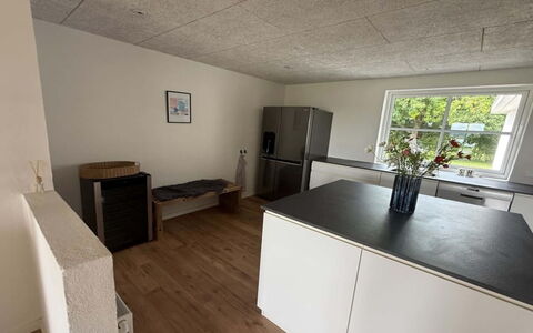 Eeske - 4Km from the Sea: Pavimentazione, Pavimento, Legna, Interior Design, Controsoffitto, Cucina, Pavimento In Legno, Mobilia, Camera, Soffitto