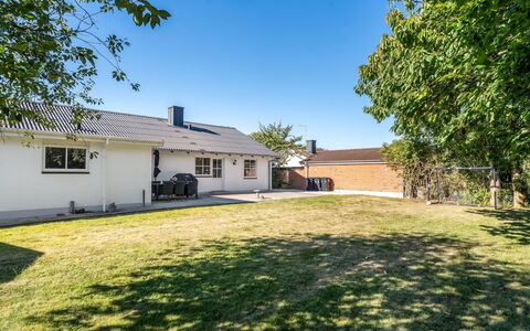 Eeske - 4Km from the Sea: Casa, Zona Residenziale, Casa, Tetto, Prato, Shade, Estate, Villetta, Giardino, Driveway