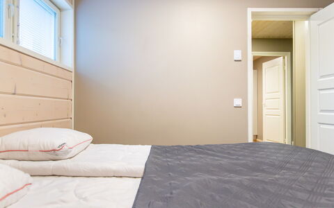 Kuhmoinen 642: Interior Design, Camera Da Letto, Legna, Pavimento, Pavimentazione, Letto, Soffitto, Camera, Lenzuolo, Bedding