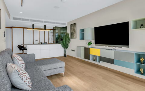 Stratford Loft: Arbusto, Giardino, Zona Residenziale, Comunita 'Impianto, Lotto, Groundcover, Landscaping, Backyard, Cortile