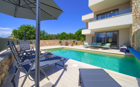 Art Villa Sansa: Arbusto, Giardino, Zona Residenziale, Comunita 'Impianto, Lotto, Groundcover, Landscaping, Backyard, Cortile