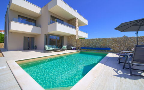 Art Villa Sansa: Arbusto, Giardino, Zona Residenziale, Comunita 'Impianto, Lotto, Groundcover, Landscaping, Backyard, Cortile