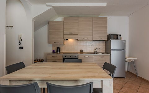 Stefani: Mobilia, Interior Design, Pavimentazione, Legna, Pavimento, Soffitto, Camera, Cucina, Cucina & Sala Da Pranzo Tavolo, Controsoffitto