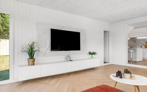 Tameran - from the Sea: Pavimentazione, Interior Design, Parete, Pavimento, Legna, Soffitto, Pavimento In Legno, Mobilia, Soggiorno, Camera