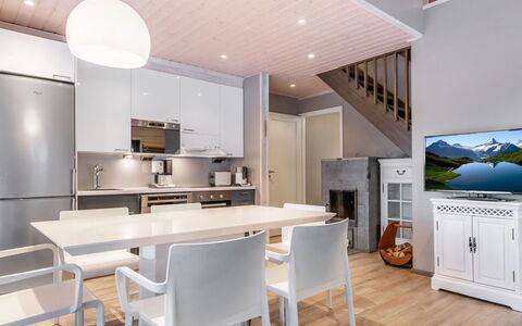 Golfarinkunnas 6B: Mobilia, Interior Design, Pavimentazione, Pavimento, Legna, Soffitto, Cucina, Illuminazione, Appartamento, Camera