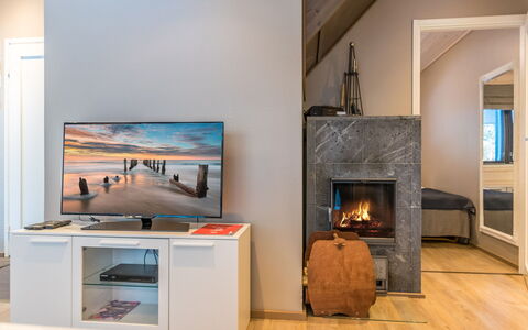 Golfarinkunnas 9B: Televisione, Pavimentazione, Interior Design, Set Televisivo, Pavimento, Elettrodomestico, Mobilia, Soggiorno