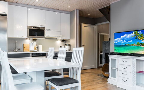 Golfarinkunnas 9C: Mobilia, Interior Design, Pavimentazione, Soffitto, Legna, Pavimento, Televisione, Divano, Camera, Soggiorno