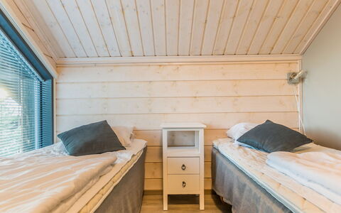 Golfarinkunnas 9F: Legna, Camera Da Letto, Soffitto, Interior Design, Pavimento, Letto, Bedding, Lenzuolo, Telaio Del Letto, Camera