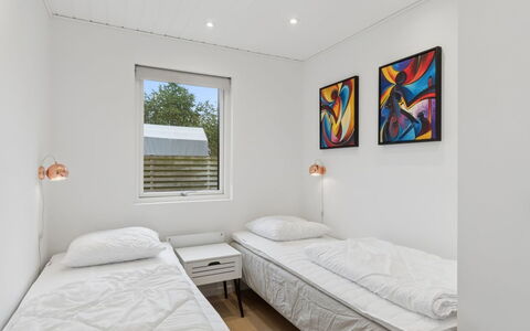 Deik - 1Km from the Sea: Soffitto, Pavimento, Interior Design, Pavimentazione, Camera Da Letto, Letto, Camera, Bedding, Cuscino, Lancia Cuscino