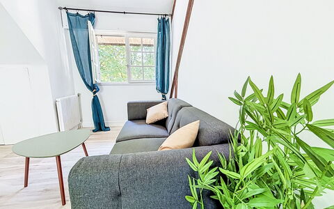Gîte de la Grée: Interior Design, Mobilia, Pavimentazione, Legna, Pavimento, Divano, Soggiorno, Casa, Illuminazione, Camera