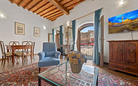 La Piazza Grand Vista Suite: Interior Design, Mobilia, Pavimentazione, Appartamento, Camera, Soffitto, Sedia, Soggiorno, Dipingere, Cornice