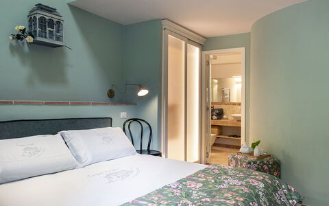 Casa Pernice: Interior Design, Parete, Mobilia, Camera Da Letto, Tessile, Letto, Camera, Lenzuolo, Biancheria, Illuminazione