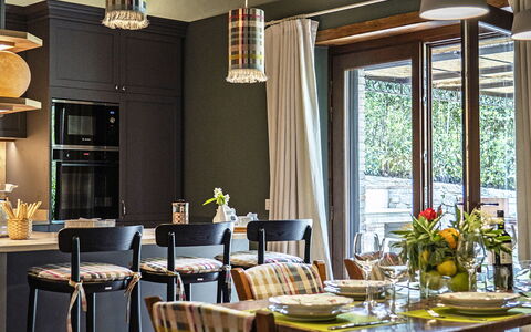 Casa Pernice: Mobilia, Interior Design, Sedia, Lampada, Tavolo, Legna, Cucina & Sala Da Pranzo Tavolo, Soffitto, Illuminazione, Sala Da Pranzo