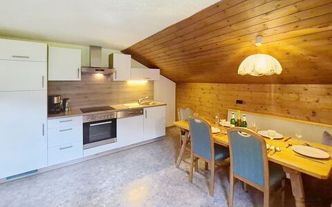Brandnerhof: Legna, Soffitto, Interior Design, Camera, Latifoglie, Attico, Cabinetry, Color Legno, Hotel, Fascio