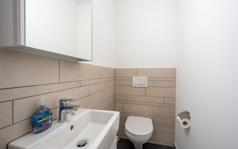 Vallada 14-01: Bagno, Parete, Pavimentazione, Idraulico Fixture, Interior Design, Lavandino Del Bagno, Pavimento, Lavello, Gabinetto, Rubinetto
