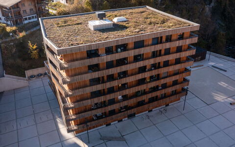 Vallada 14-01: Appartamento, Architettura, Urban Design, Materiale Composito, Condominio, Brutalismo, Balcone, Legname