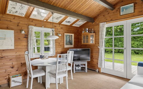 Saxi - 1.2Km from the Sea: Legna, Villetta, Casa, Interior Design, Soffitto, Porta, Log Cabin, Edifici Giardino, Latifoglie, Color Legno