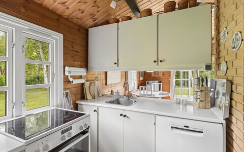 Saxi - 1.2Km from the Sea: Cucina, Elettrodomestico Da Cucina, Controsoffitto, Cabinetry, Apparecchio Major, Pavimentazione, Mobilia, Legna, Interior Design, Elettrodomestico