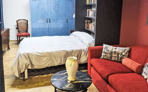 Pizarra: Mobilia, Interior Design, Parete, Camera Da Letto, Pavimentazione, Pavimento, Letto, Legna, Camera, Lenzuolo
